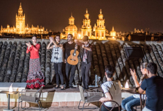 villapanes-terraza-noche-sevilla